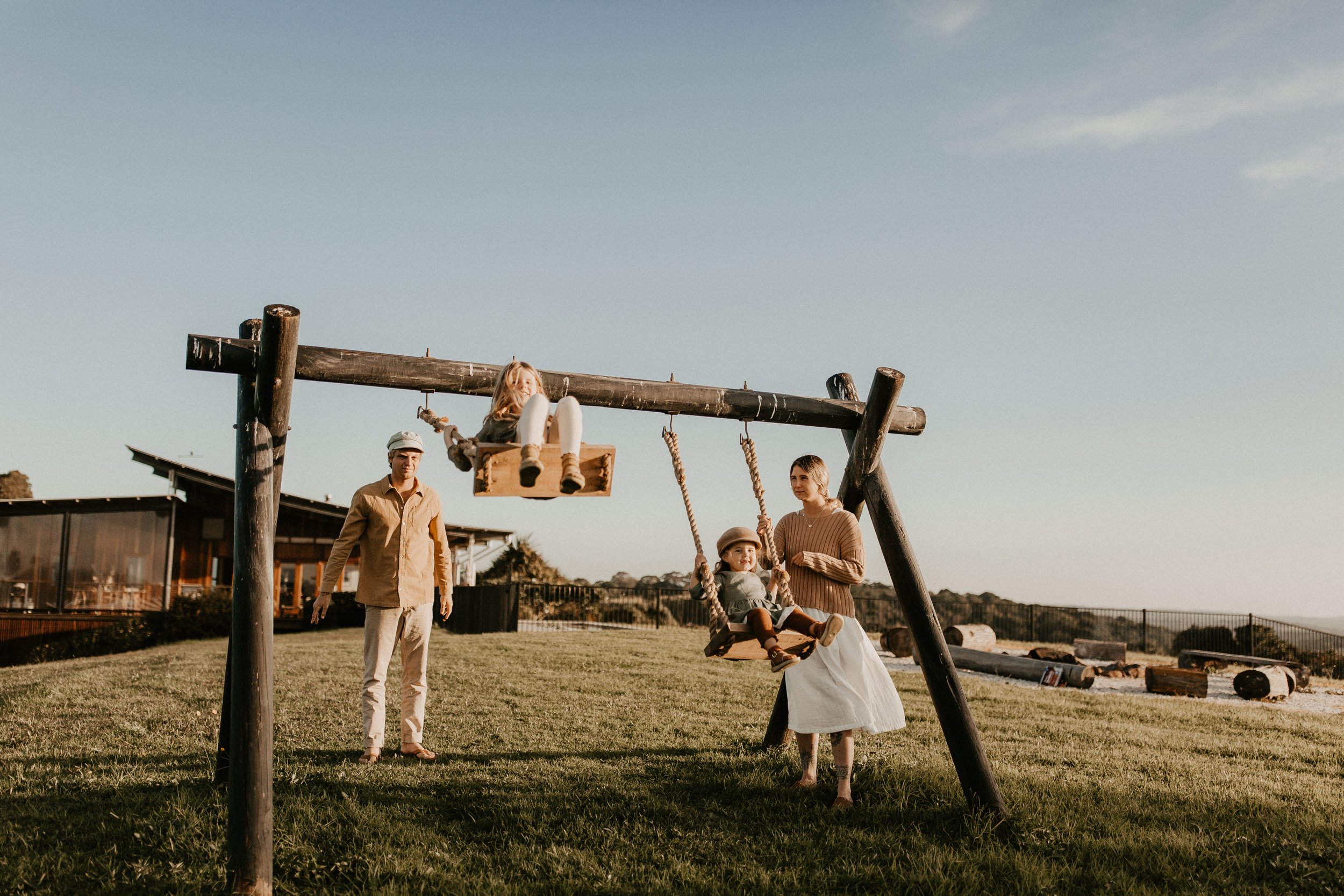 Story Keeper - Signature Desktop Presets – Gói Preset Màu Kem Ấm Áp Tự Nhiên và Cảm Giác Hoài Cổ (xmp/acr) S34G12 4 nencyha.com signature desktop presets 6