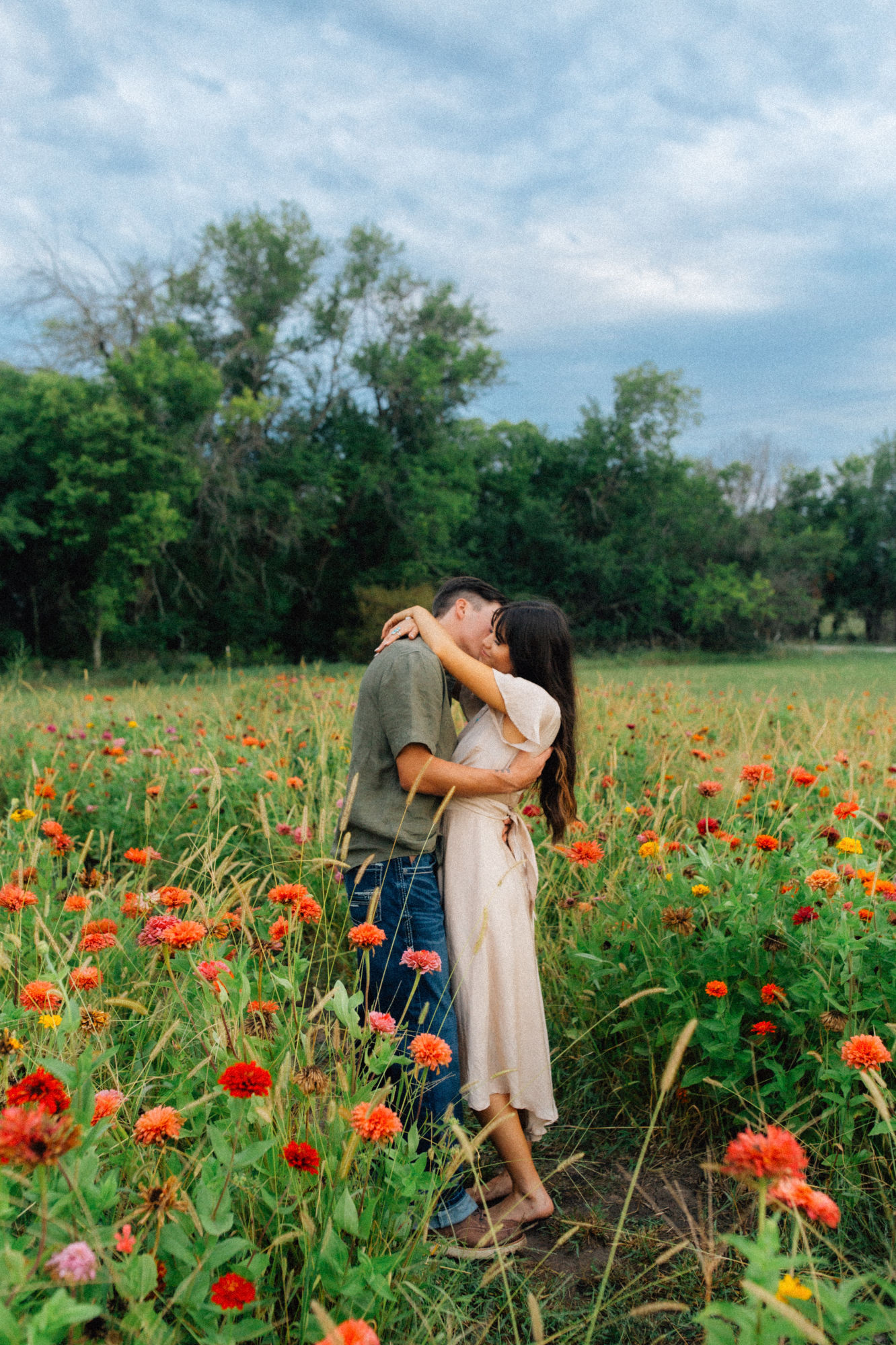 Authentic Love Presets Timeless Pack – Gói preset mang nét quyến rũ và thanh lịch bất kể thời đại nào (xmp/acr, Profiles) H43B30 2 authentic love presets timeless pack nencyha.com 0