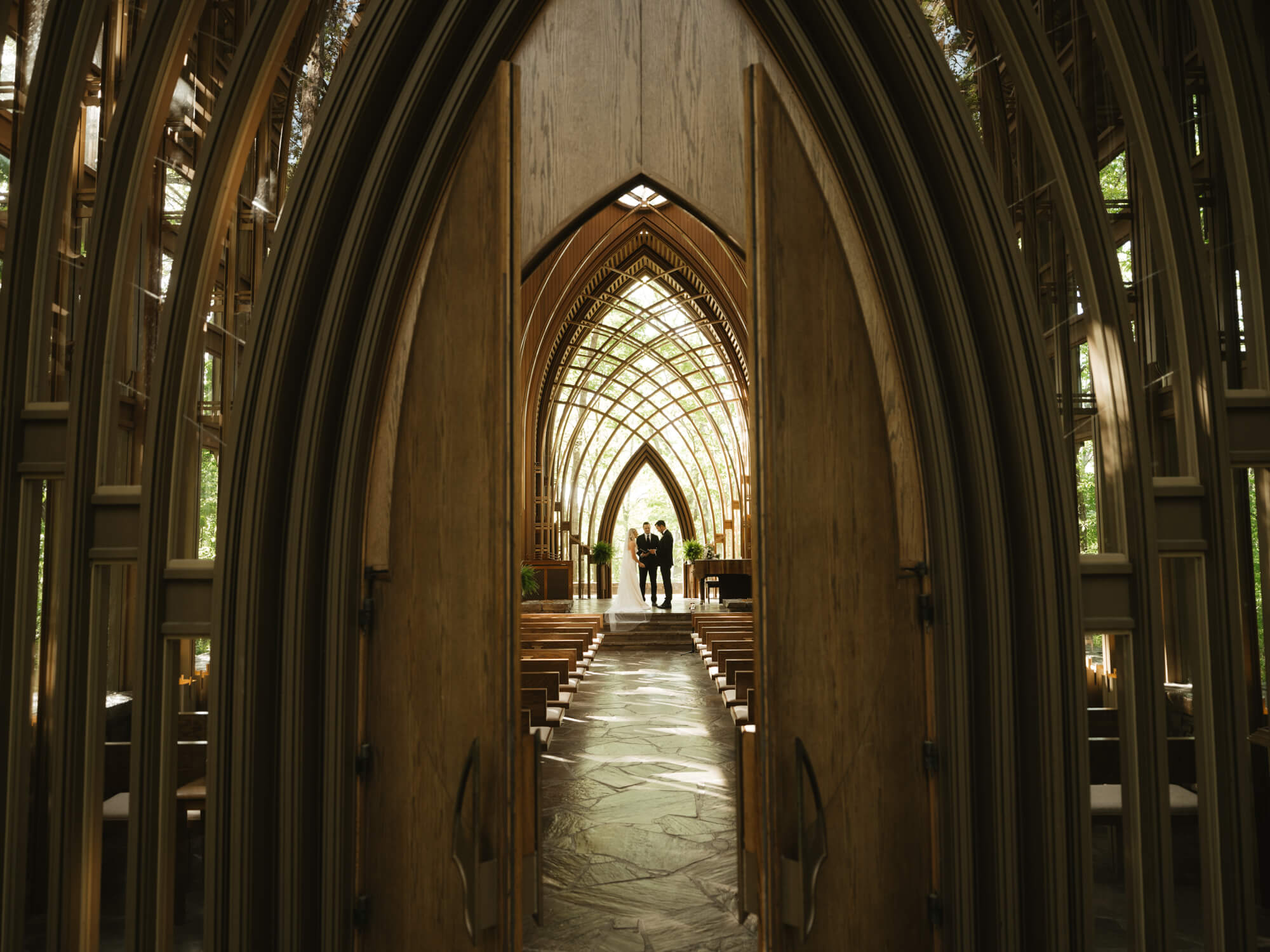 G-Presets: Abide by Miles Witt Boyer – Gói preset mang màu sắc độ sâu và nghệ thuật chút kịch tính và sức sống vào bức ảnh (xmp/acr) B52E90 6 g presets abide by miles witt boyer goi preset mang mau sac do sau va nghe thuat chut kich tinh va suc song vao buc anh 4