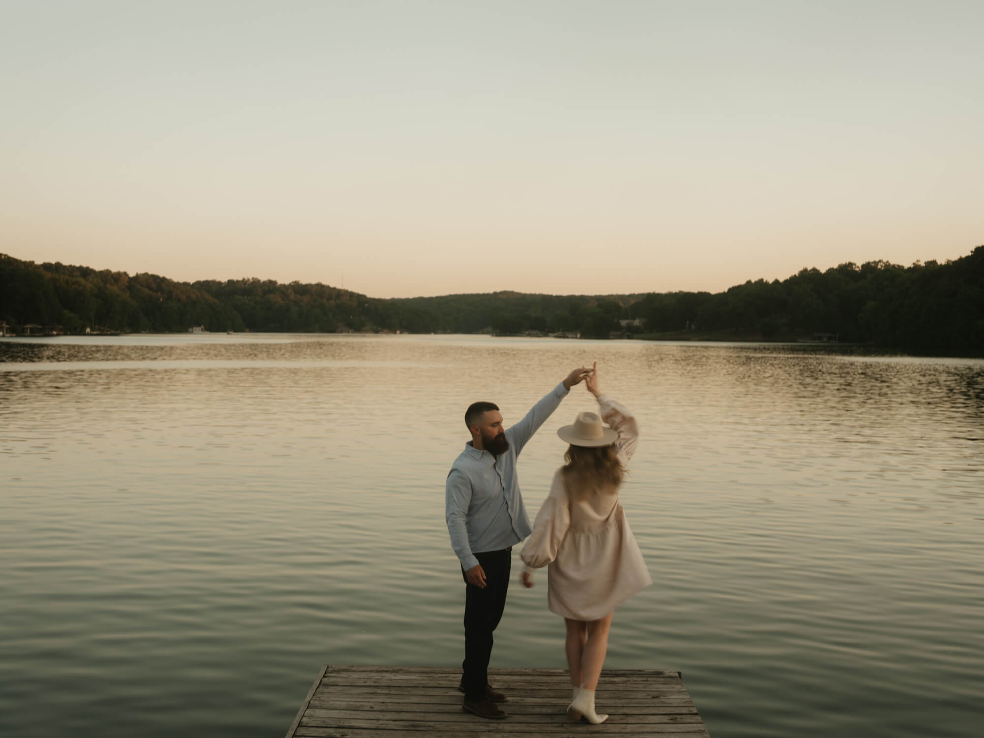 G-Presets: Abide by Miles Witt Boyer – Gói preset mang màu sắc độ sâu và nghệ thuật chút kịch tính và sức sống vào bức ảnh (xmp/acr) B52E90 7 g presets abide by miles witt boyer goi preset mang mau sac do sau va nghe thuat chut kich tinh va suc song vao buc anh 5