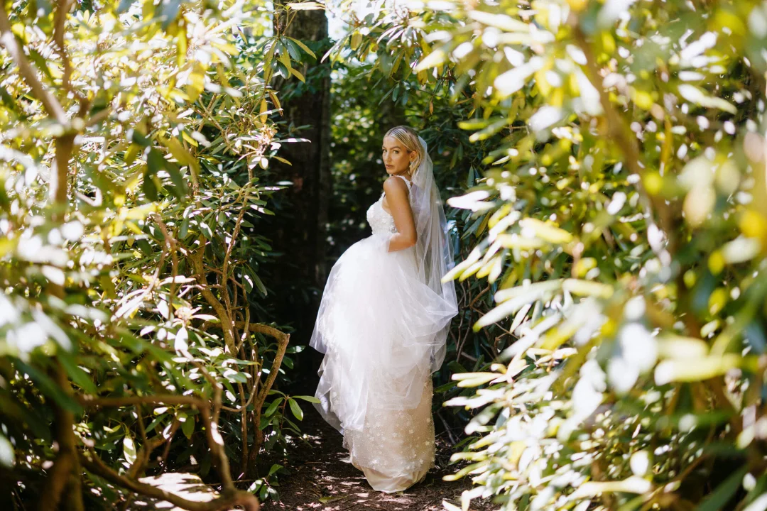 G-Presets x Photobug Lightroom Presets – Gói preset tuyệt đẹp cổ điển táo bạo và sạch sẽ (xmp/acr) T52B79 9 g presets x photobug lightroom presets goi preset tuyet dep co dien tao bao va sach se 7 1