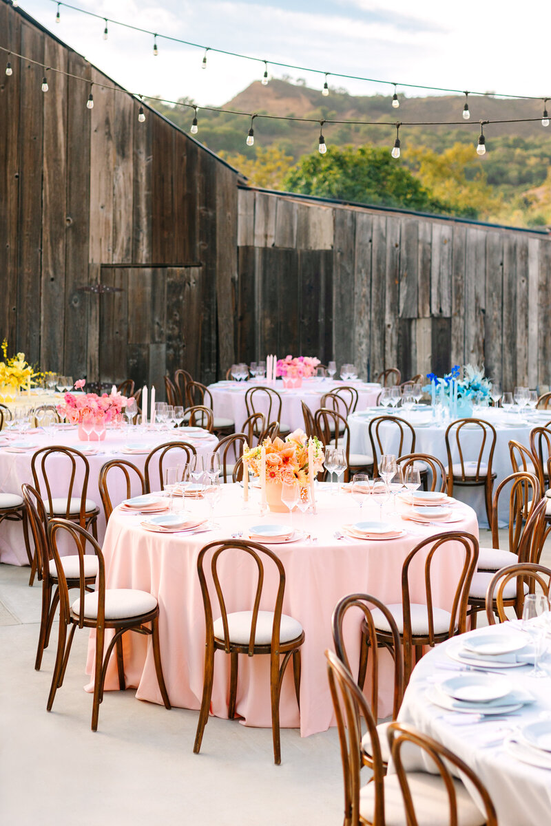 KINDRED - The Mary Costa Collection – Gói preset hoàn hảo cho các nhiếp ảnh gia yêu thích màu sắc rực rỡ và mạnh mẽ (xmp/acr, Profiles) B42T58 2 kindred the mary costa collection nencyha.com 0