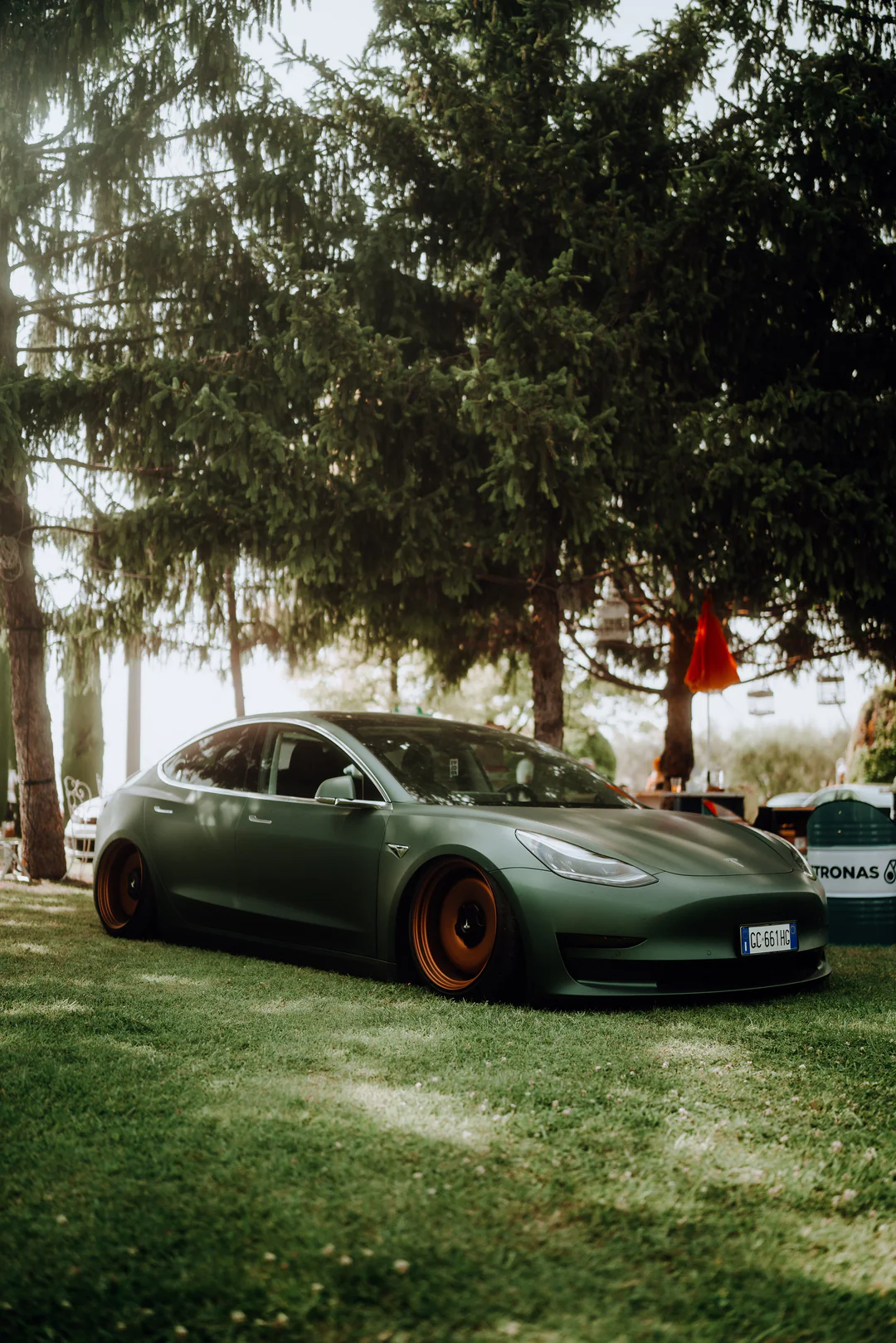 2021 THE HOLY GRAIL V2 (15 PRESETS BUNDLE!) – Gói preset tone màu xanh lá cây và màu cát phong cách (xmp/acr) B44L14 9 mike crawat 2021 the holy grail v2 presets desktop nencyha.com 8