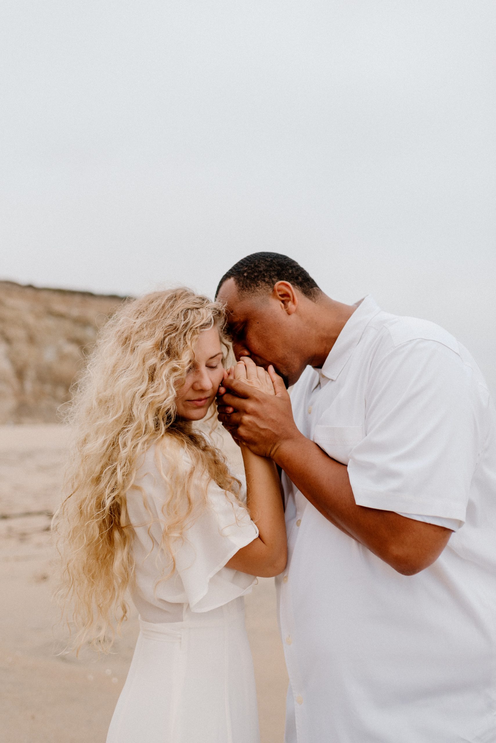 DC EFFORTLESS Pack Karra Leigh X Dawn Charles – Gói Preset Tone Màu Nhẹ Nhàng Dành Cho Nhiếp Ảnh Cưới và Chân Dung (xmp/acr) H62P26 3 dc effortless pack karra leigh x dawn charles goi preset tone mau nhe nhang danh cho nhiep anh cuoi va chan dung4