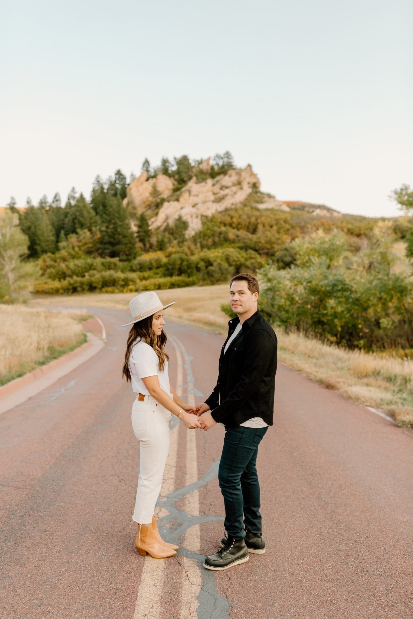 DC EFFORTLESS Pack Karra Leigh X Dawn Charles – Gói Preset Tone Màu Nhẹ Nhàng Dành Cho Nhiếp Ảnh Cưới và Chân Dung (xmp/acr) H62P26 6 dc effortless pack karra leigh x dawn charles goi preset tone mau nhe nhang danh cho nhiep anh cuoi va chan dung7