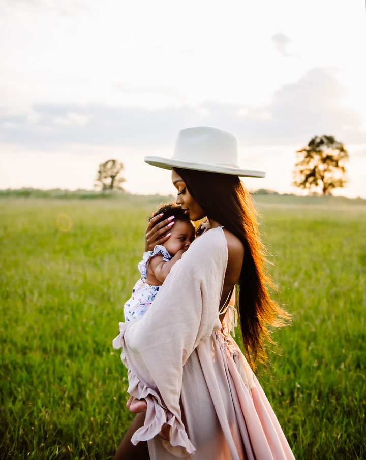 Embrace Presets - Wild Lavender – Gói Preset 20 Tone Màu Thiết Kế Sống Động và Phong Cách Nghệ Thuật (xmp/acr) L55B87 2 embrace presets wild lavender goi preset 20 tone mau thiet ke song dong va phong cach nghe thuat 0