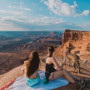 G-Presets Collaboration - Olivia Markle Presets – Gói Presets Mang Tone Màu Ấm Áp Cổ Điển Với Ánh Sáng Sắc Nét và Mạnh (xmp/acr, mp4) L58V97 11 g presets collaboration olivia markle presets goi presets mang tone mau am ap co dien voi anh sang sac net va manh 3