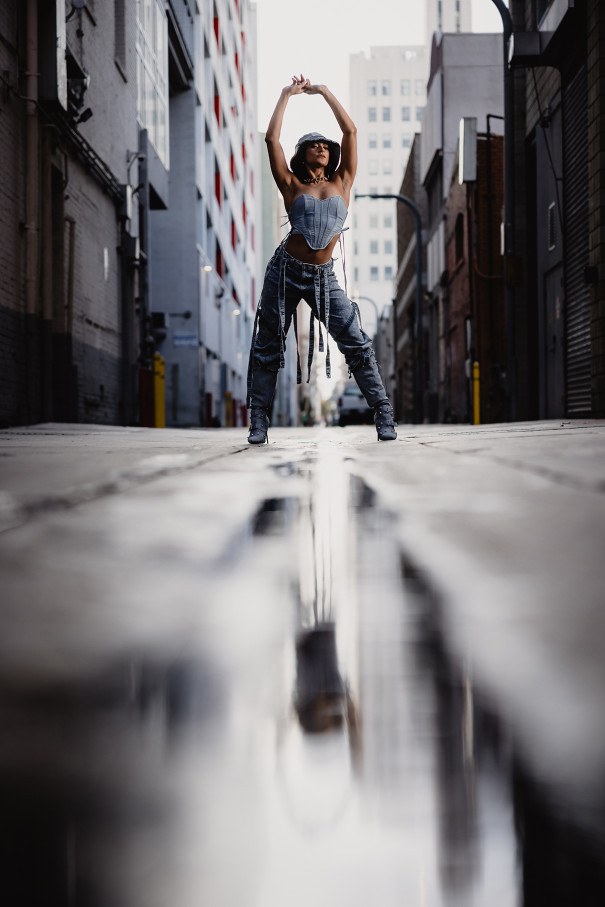 DVLOP - Radiant Lightroom Presets by Visual Flow 2025 – Bộ sưu tập Preset màu điện ảnh ấm áp và mạnh mẽ (xmp/acr, lr) A81X21 2 dvlop radiant lightroom presets by visual flow 2025 bo suu tap preset mau dien anh am ap va manh me 0