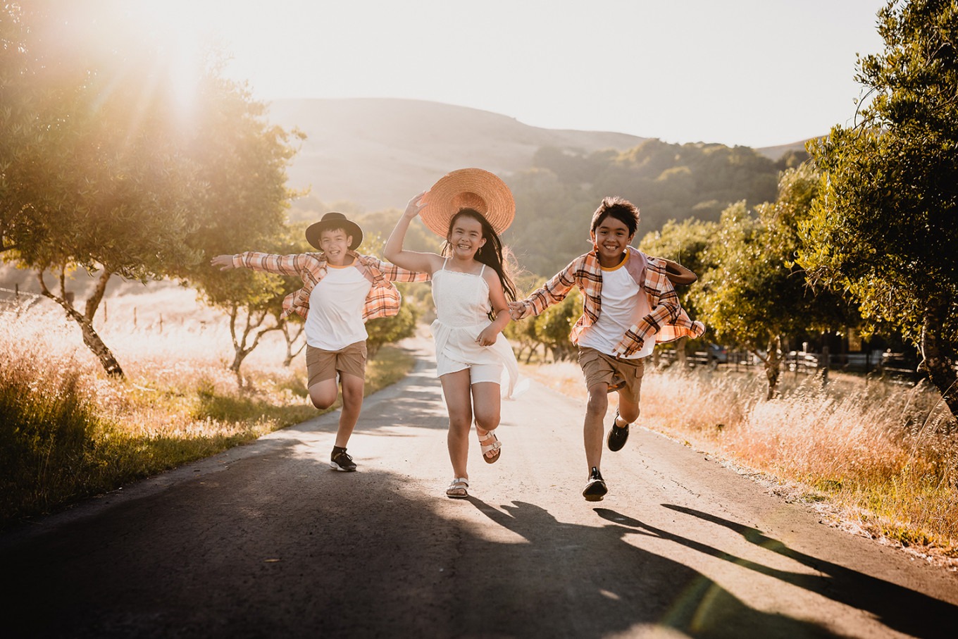 DVLOP - Radiant Lightroom Presets by Visual Flow 2025 – Bộ sưu tập Preset màu điện ảnh ấm áp và mạnh mẽ (xmp/acr, lr) A81X21 5 dvlop radiant lightroom presets by visual flow 2025 bo suu tap preset mau dien anh am ap va manh me 3