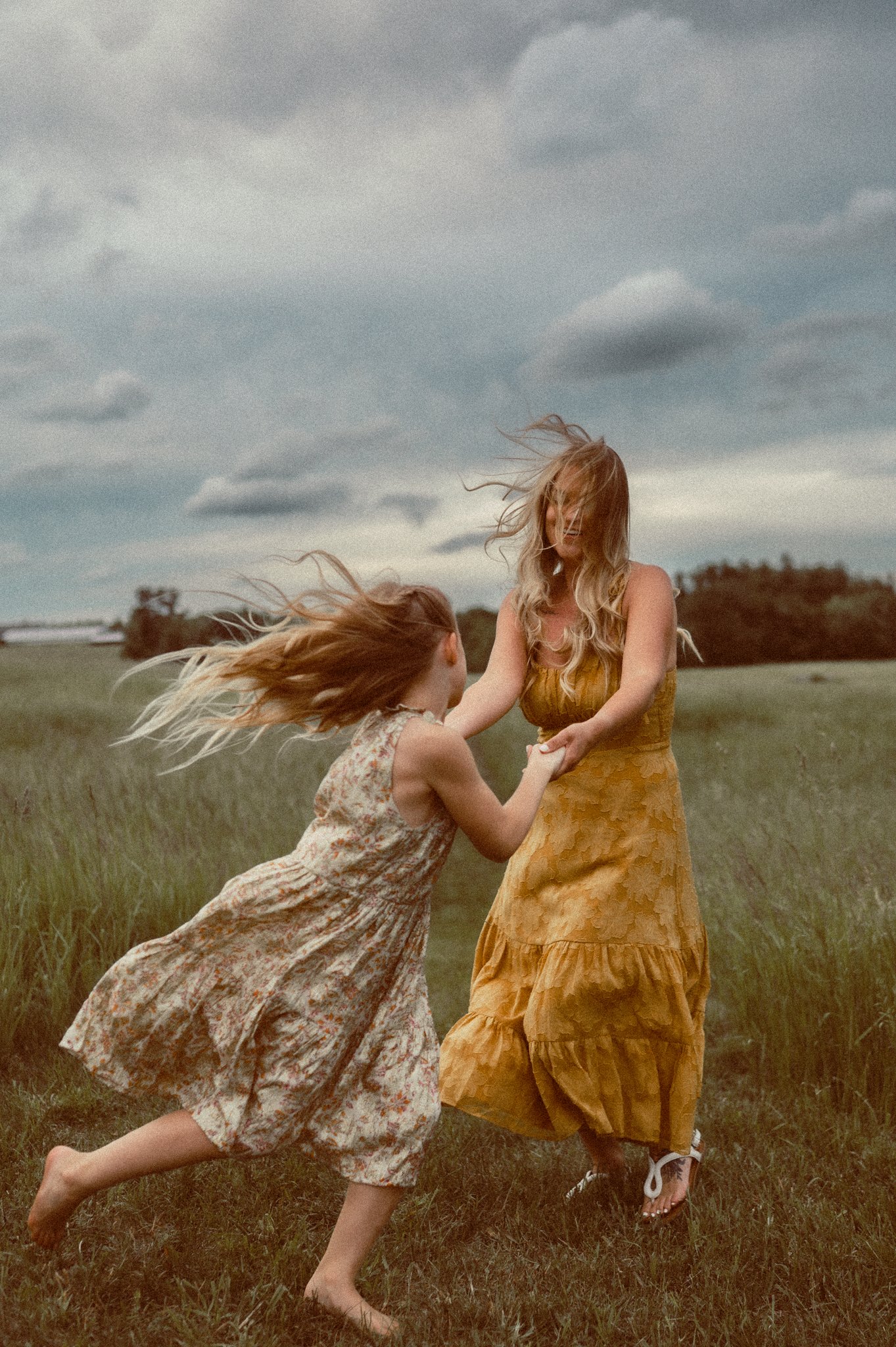 Root and Bud – The Northeast Preset Pack – Bộ sưu tập Preset Bảng Màu Thập Niên 90 Polaroid (xmp/acr) R81P73 1 root and bud the northeast preset pack 2