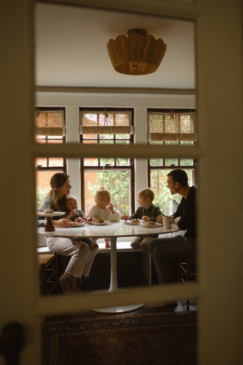 Ro Birkey - Sunday Lightroom Preset Pack – Bộ sưu tập Preset màu film tạo nên tác phẩm chân thực (xmp/acr) A89L46 6 ro birkey sunday lightroom preset pack bo suu tap preset mau film tao nen tac pham chan thuc 6