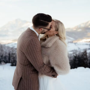 M&C - Preset Collection No1 – Bộ sưu tập Preset ảnh Cưới mang vẻ thanh lịch và vẻ đẹp hiện đại 2025 (xmp/acr) A93X06 12 mc preset collection no1 bo suu tap preset anh cuoi mang ve thanh lich va ve dep hien dai 2025 2