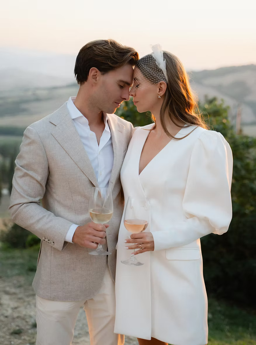 M&C - Preset Collection No1 – Bộ sưu tập Preset ảnh Cưới mang vẻ thanh lịch và vẻ đẹp hiện đại 2025 (xmp/acr) A93X06 5 mc preset collection no1 bo suu tap preset anh cuoi mang ve thanh lich va ve dep hien dai 2025 3