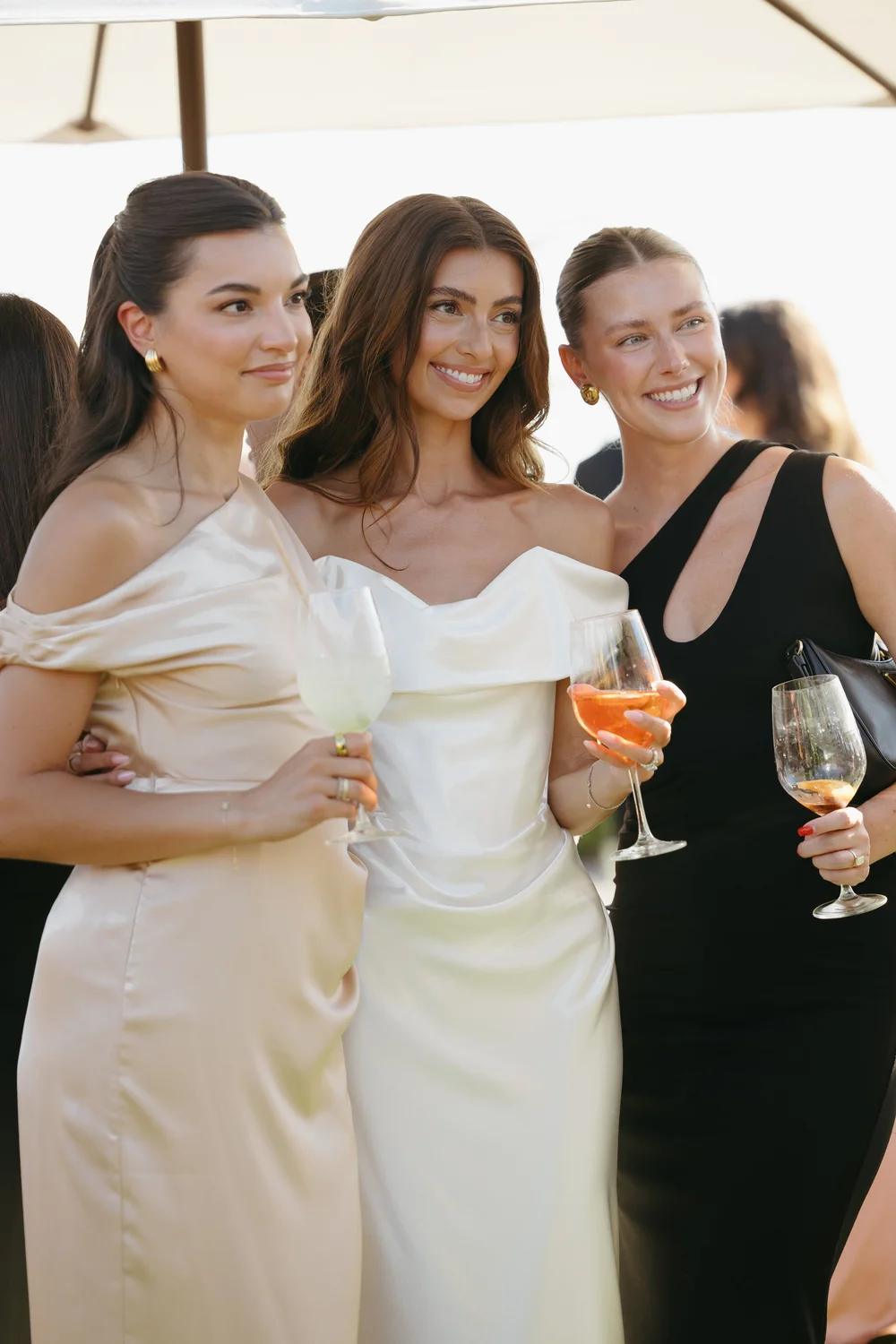 Karina Santos - The Refined Edit — Gói Preset Nhiếp Ảnh Cưới Cổ Điển Sang Trọng Kiểu và Đậm Chất Editorial (xmp/acr) K105X24 3 karina santos the refined presets goi preset mang hoi tho am ap va tam hon lang man cua nag den tu california 7