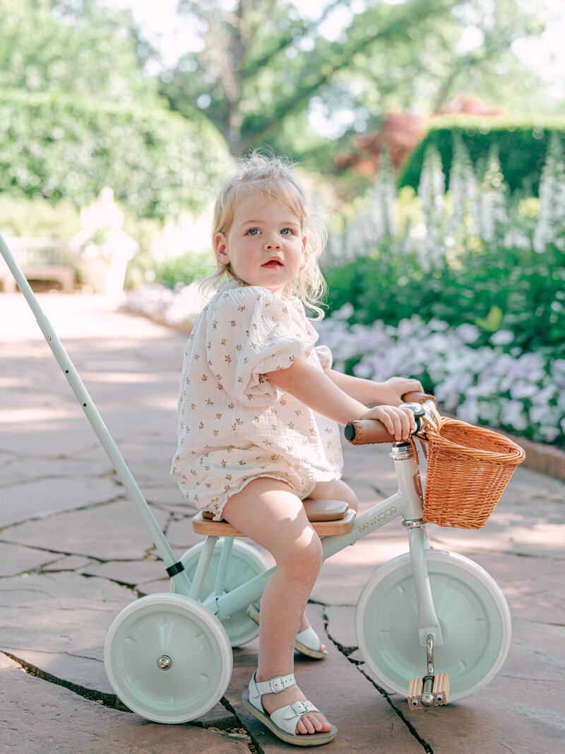 Kindred - Spring Lightroom Preset — Bộ sưu tập Preset Lightroom màu sắc của film tươi tắn chân thực dành cho ảnh chụp mùa Xuân Tết và Nhiếp ảnh cưới (lr) R117V22 5 kindred spring lightroom preset bo suu tap preset lightroom mau sac cua film tuoi tan chan thuc danh cho anh chup mua xuan tet va nhiep anh cuoi 10